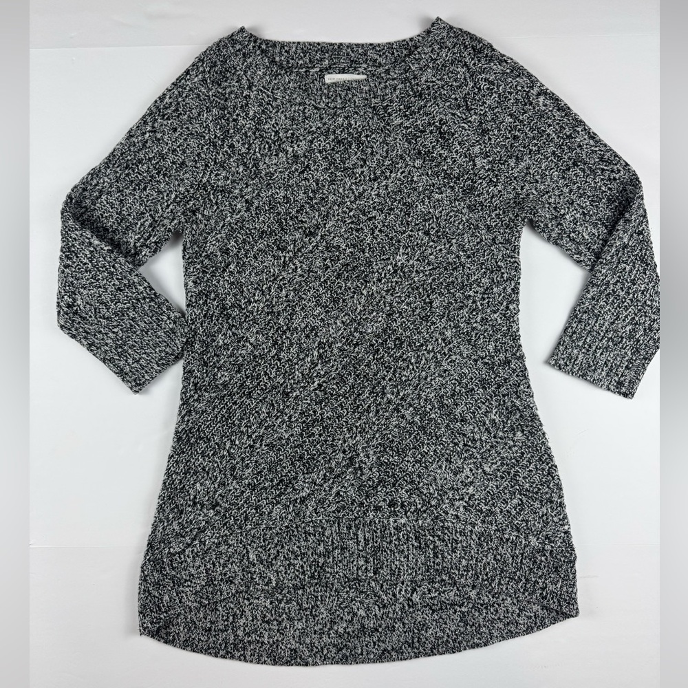 New York & Company Monochrome 3/4 sleeves longer length sparkly sweater